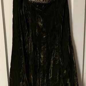 Elegant Velvet A-Line Skirt in Dark Green